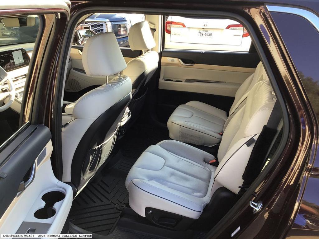 used 2024 Hyundai Palisade car, priced at $39,275