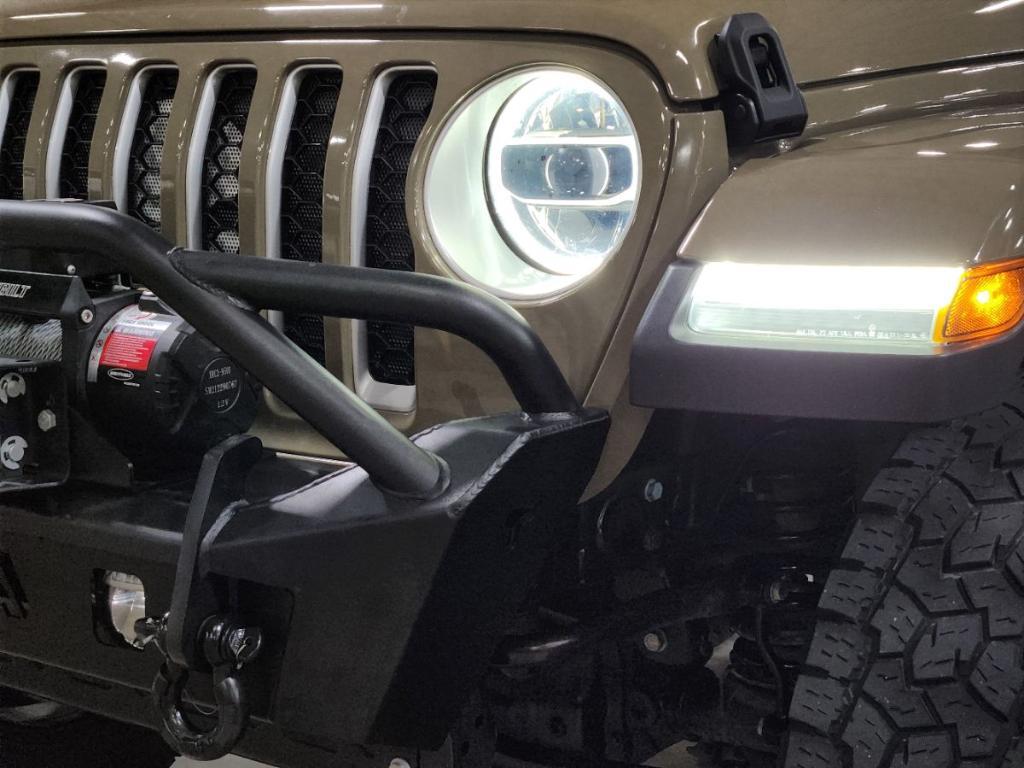 used 2020 Jeep Gladiator car, priced at $32,134