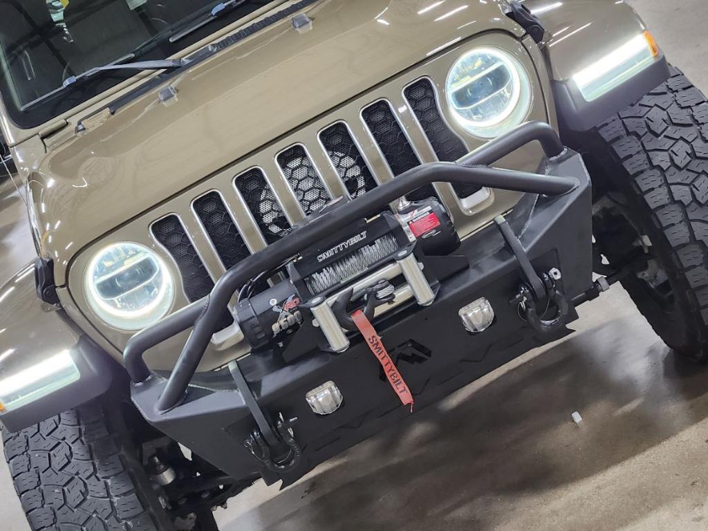 used 2020 Jeep Gladiator car, priced at $32,134