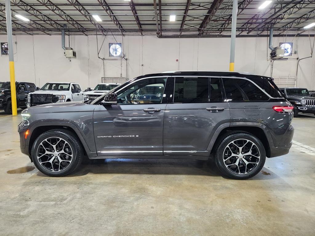used 2022 Jeep Grand Cherokee car, priced at $33,890