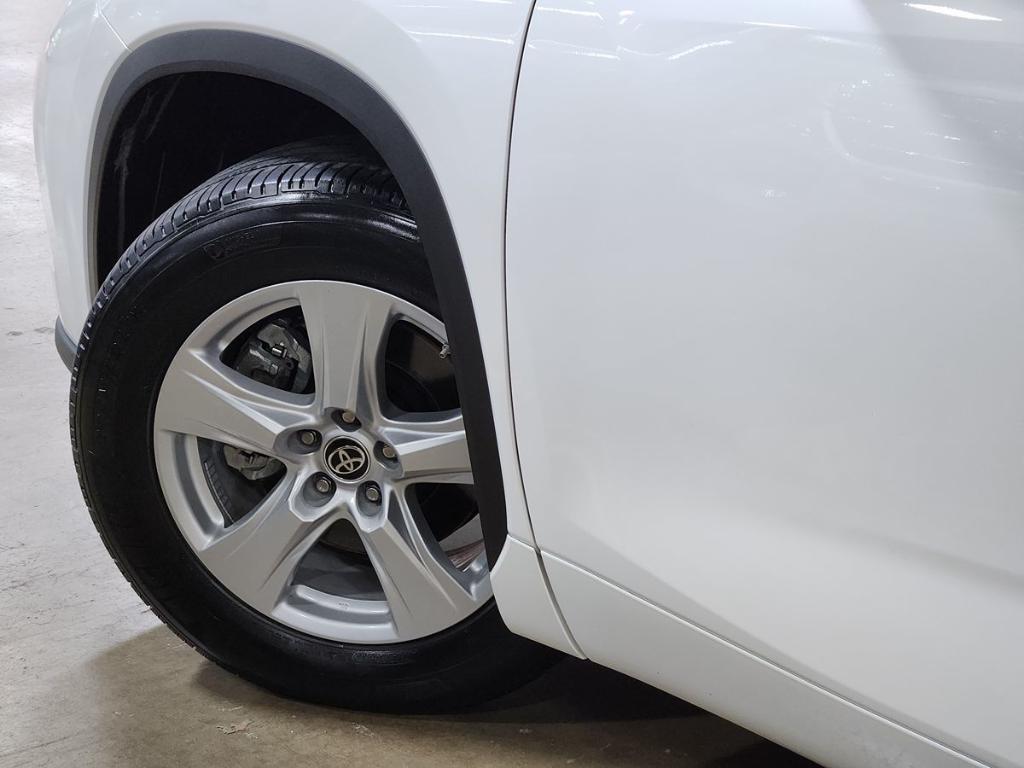used 2020 Toyota Highlander car, priced at $29,146