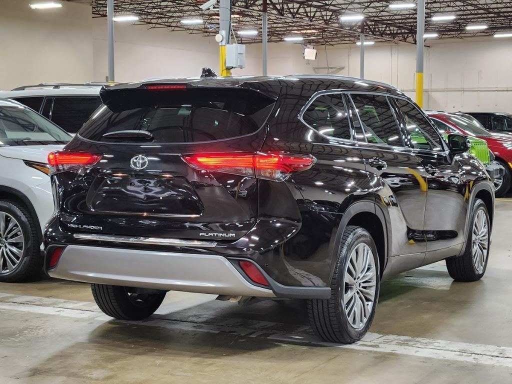 used 2022 Toyota Highlander car, priced at $41,085