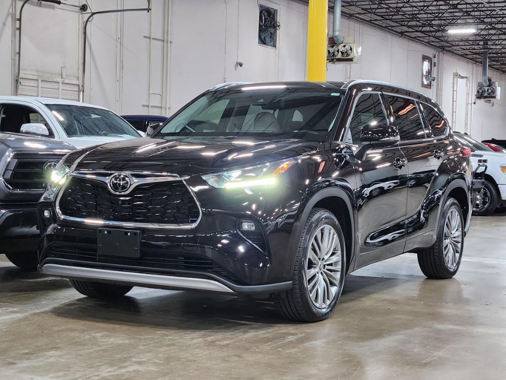 used 2022 Toyota Highlander car, priced at $41,085