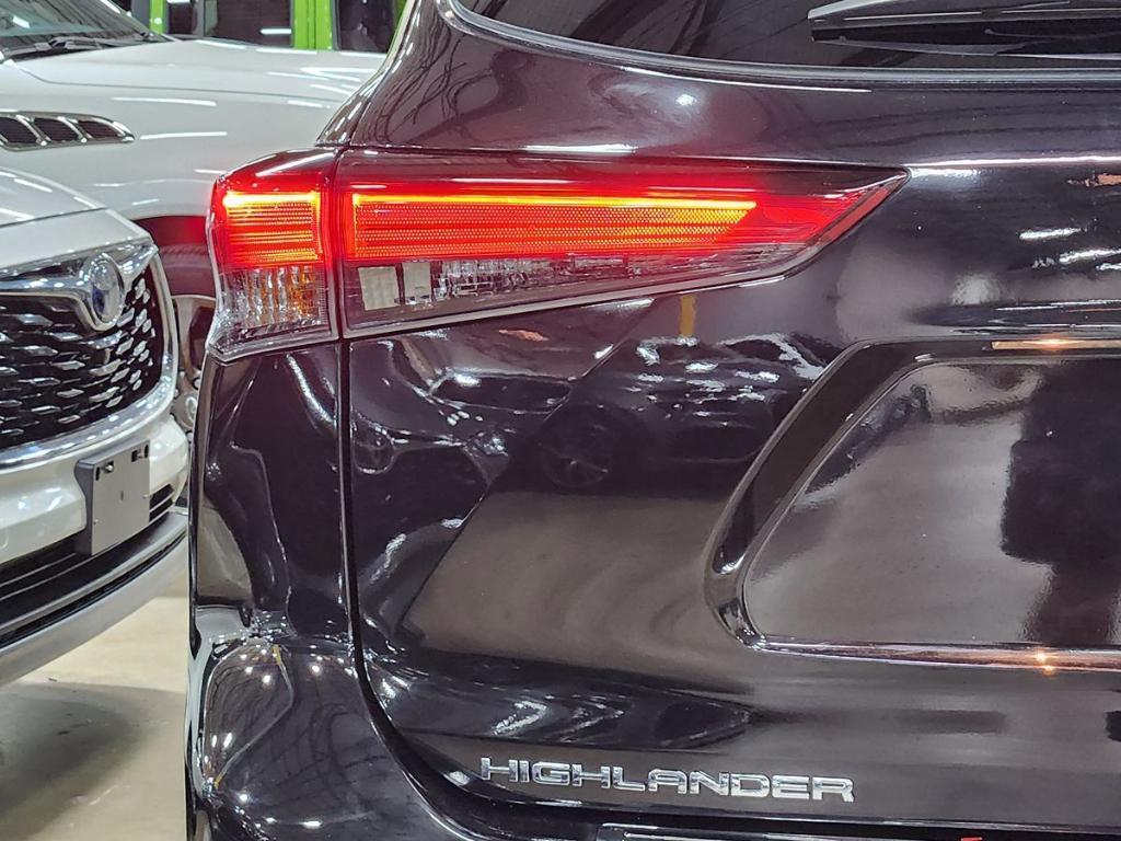 used 2022 Toyota Highlander car, priced at $41,085