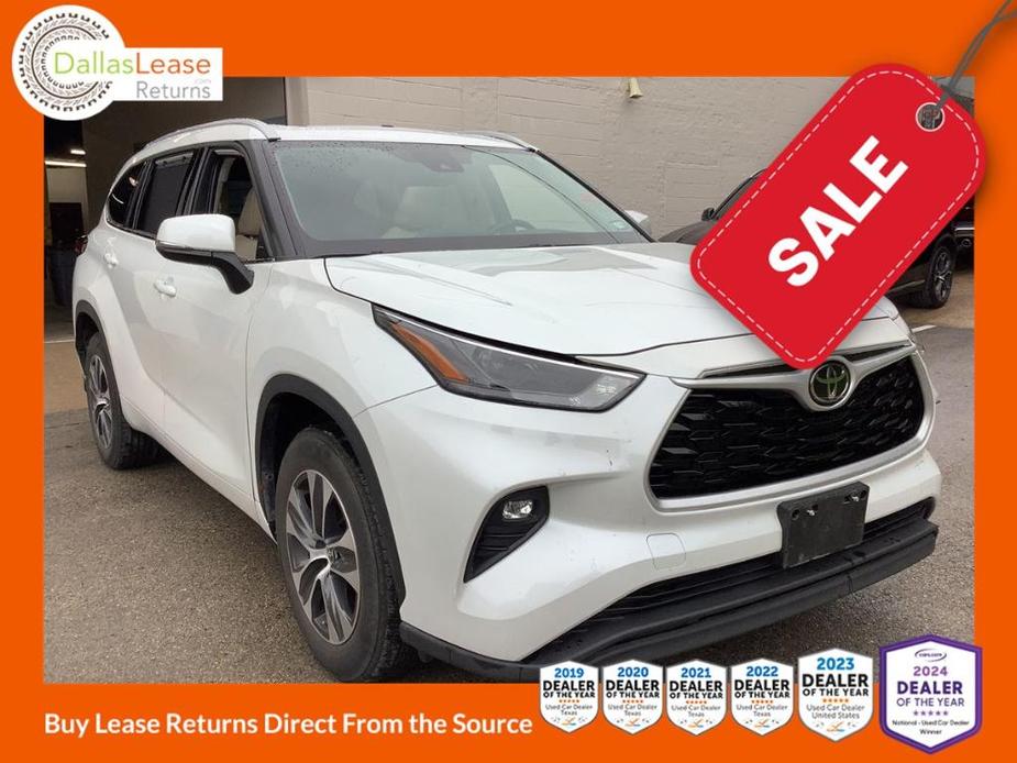 used 2022 Toyota Highlander car, priced at $37,477