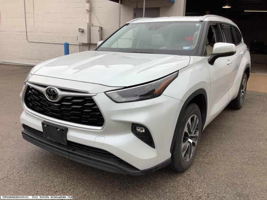 used 2022 Toyota Highlander car, priced at $37,477