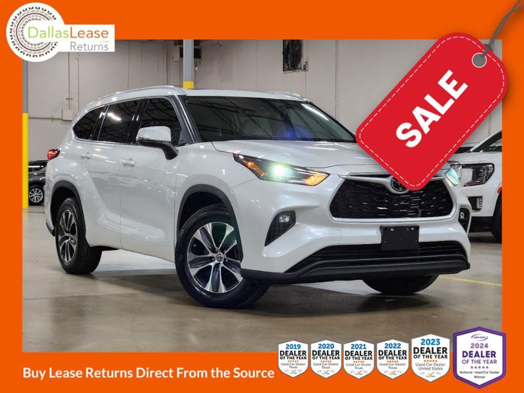 used 2022 Toyota Highlander car, priced at $37,477