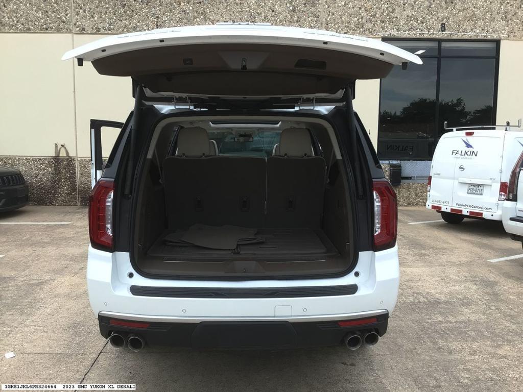 used 2023 GMC Yukon XL car, priced at $67,000