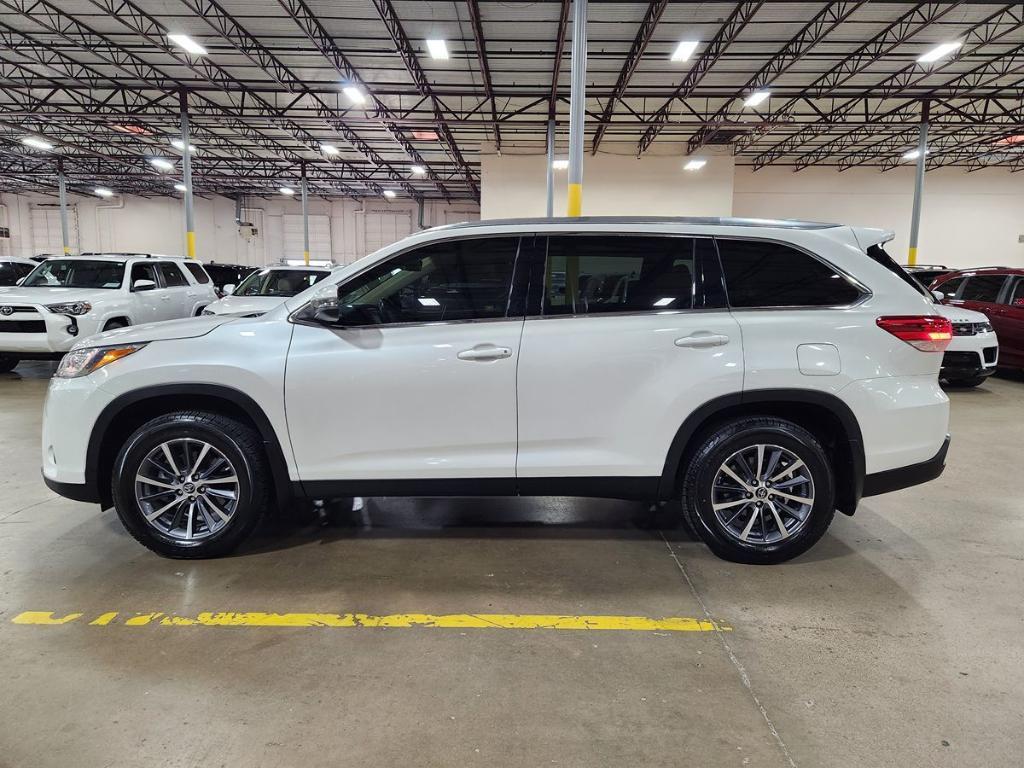 used 2019 Toyota Highlander car, priced at $29,489