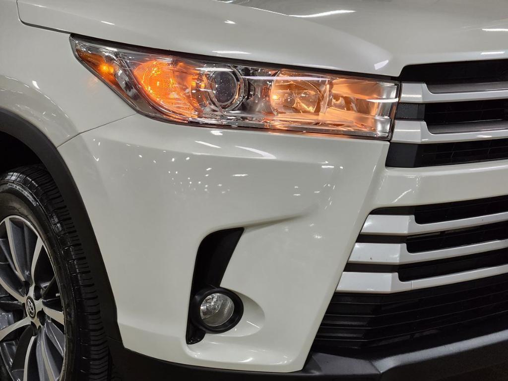 used 2019 Toyota Highlander car, priced at $29,489