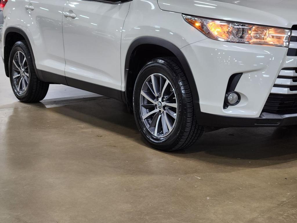 used 2019 Toyota Highlander car, priced at $29,489