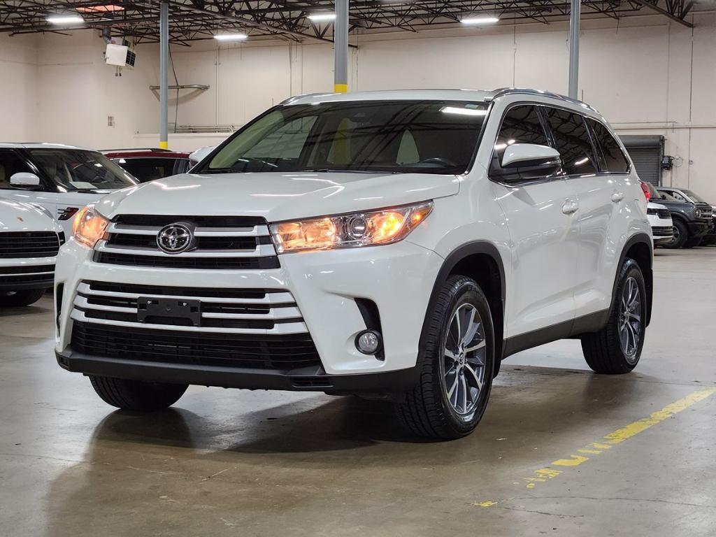 used 2019 Toyota Highlander car, priced at $29,489