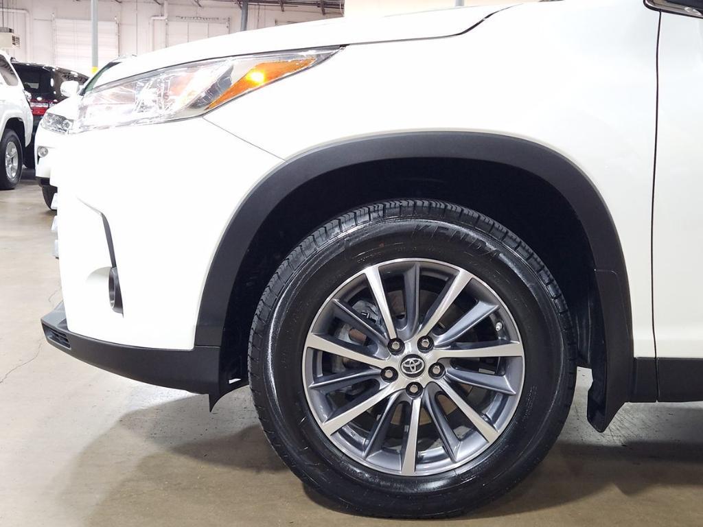 used 2019 Toyota Highlander car, priced at $29,489