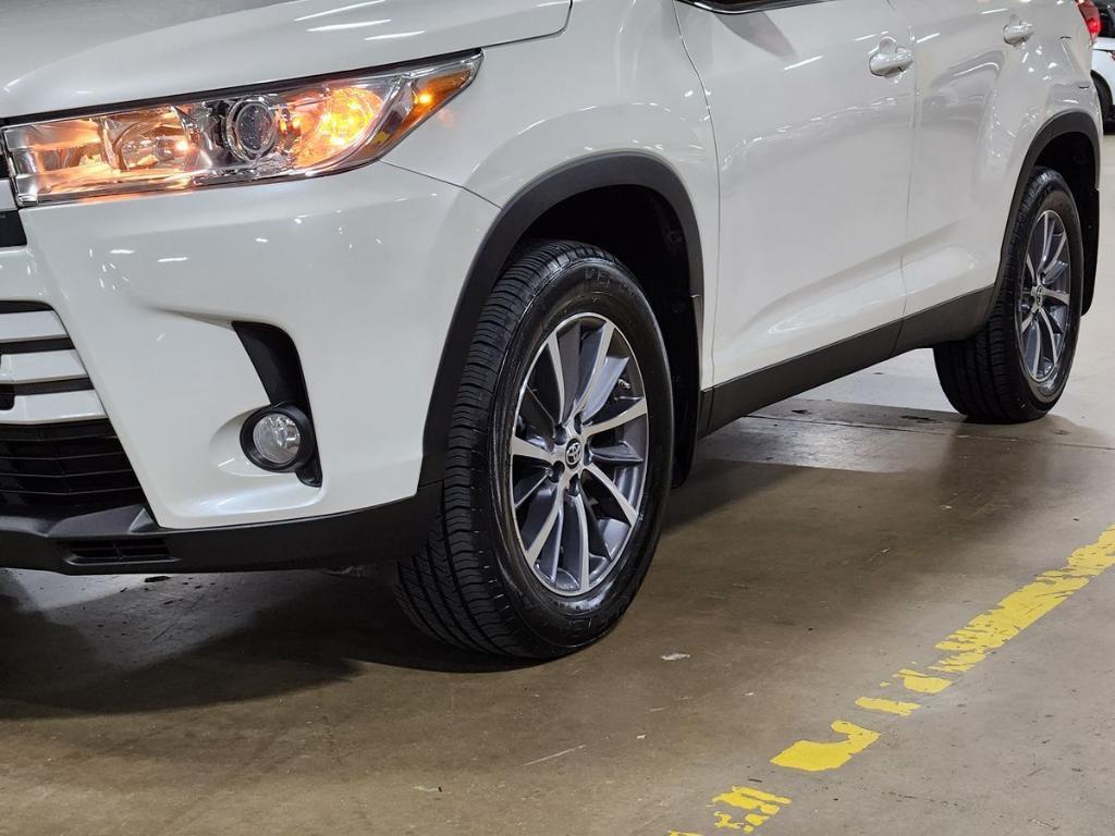 used 2019 Toyota Highlander car, priced at $29,489