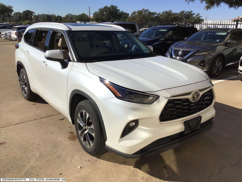 used 2022 Toyota Highlander car, priced at $32,402