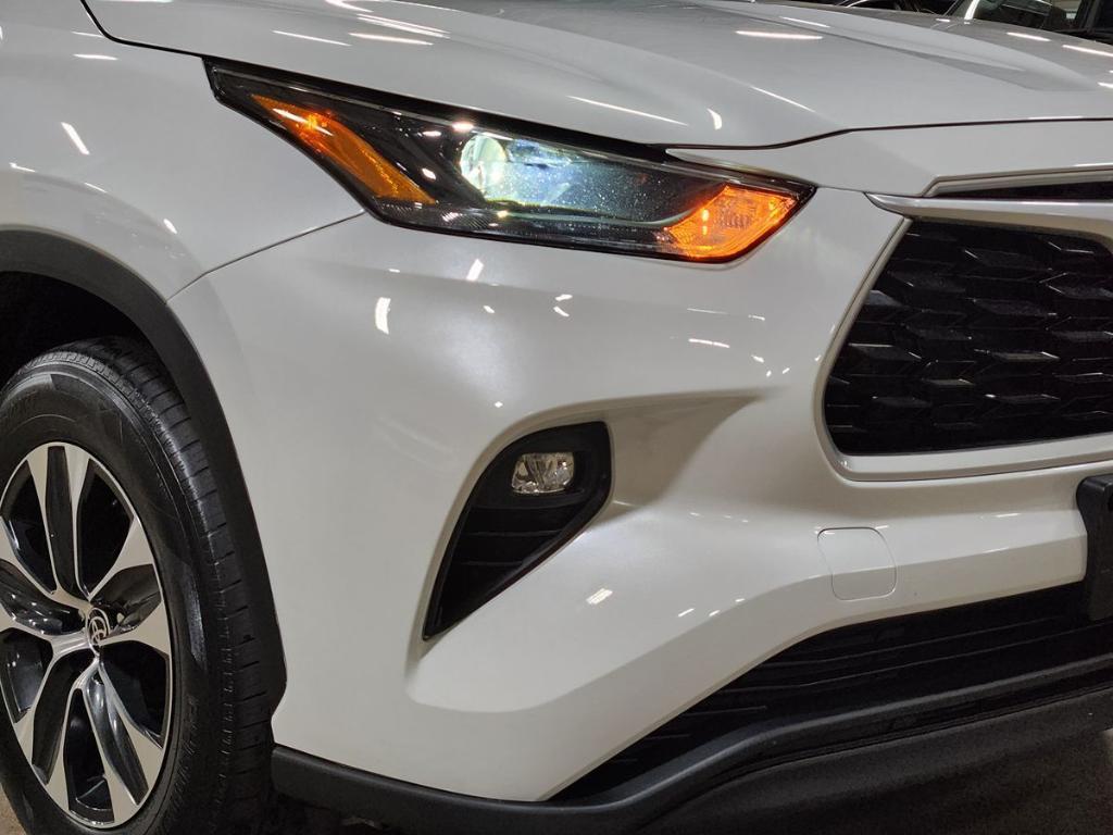 used 2022 Toyota Highlander car, priced at $30,902