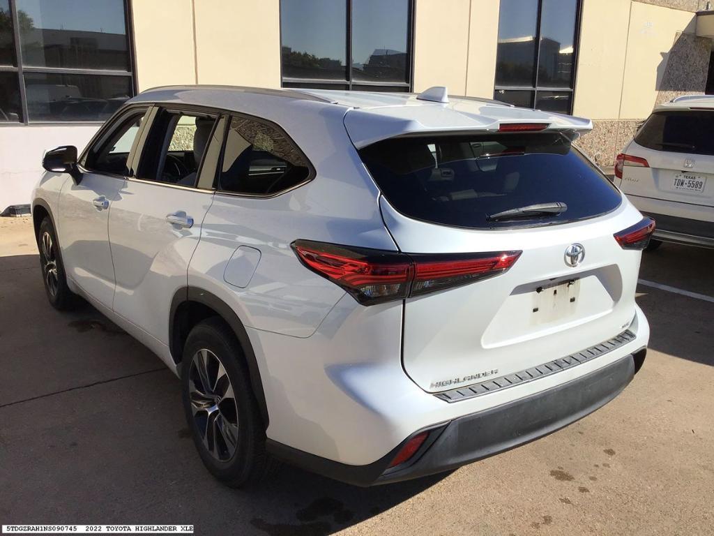 used 2022 Toyota Highlander car, priced at $32,402