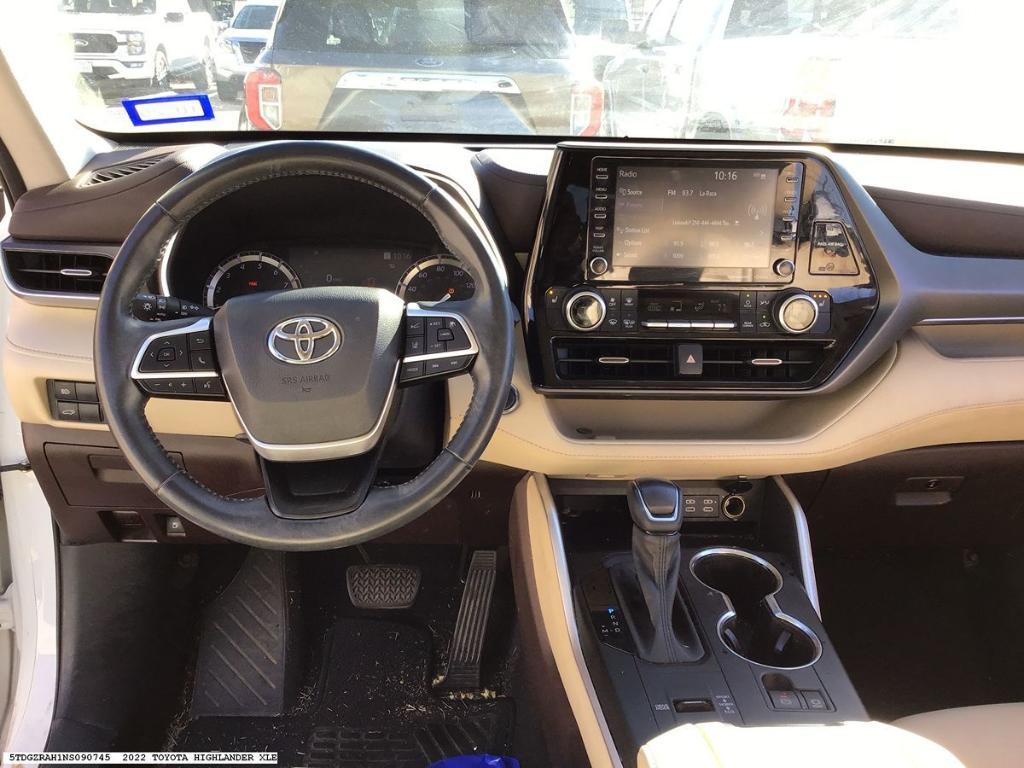 used 2022 Toyota Highlander car, priced at $32,402