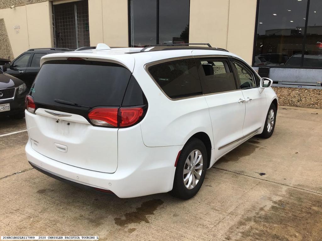 used 2020 Chrysler Pacifica car, priced at $23,005