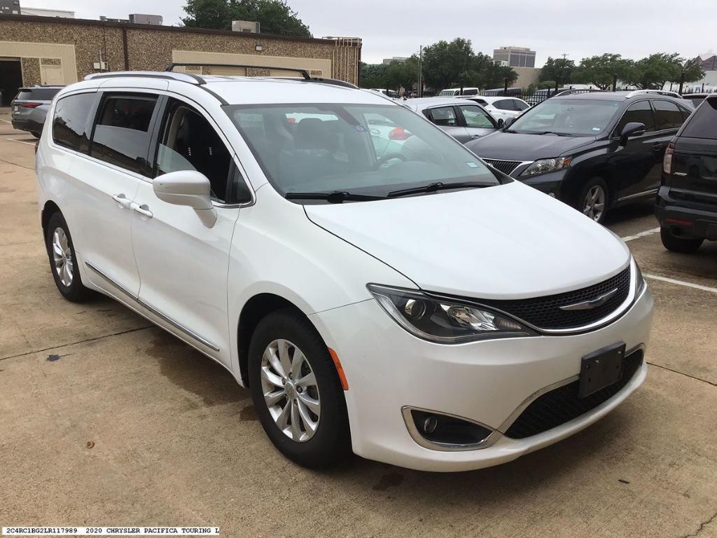 used 2020 Chrysler Pacifica car, priced at $23,005