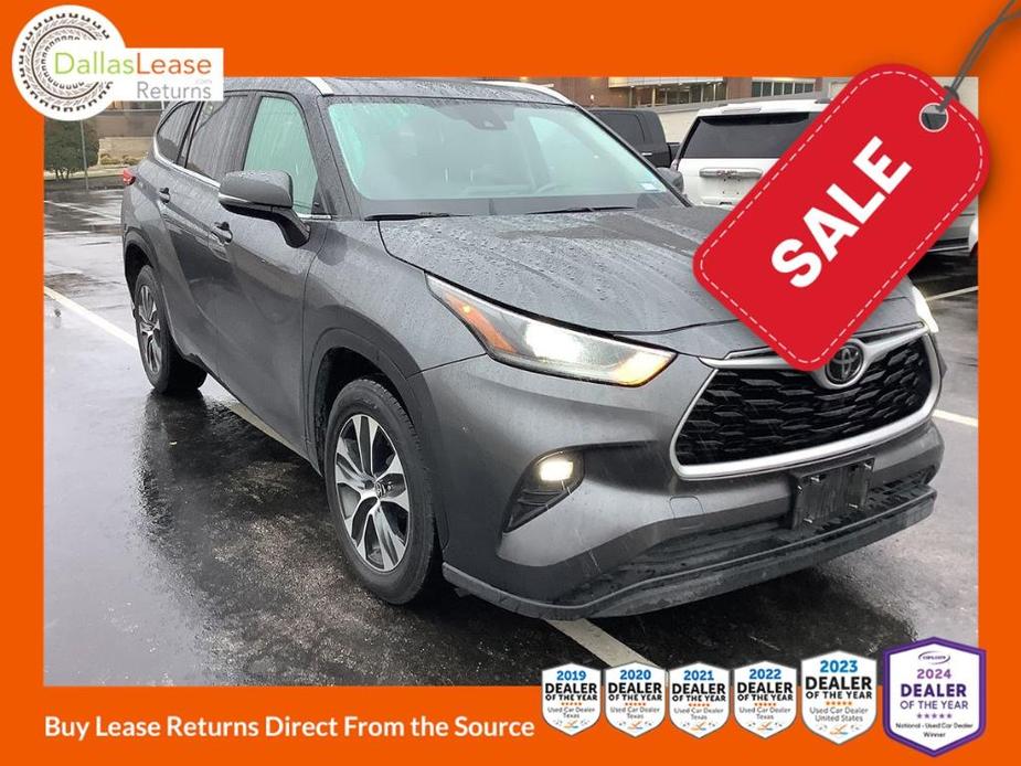 used 2021 Toyota Highlander car, priced at $31,252