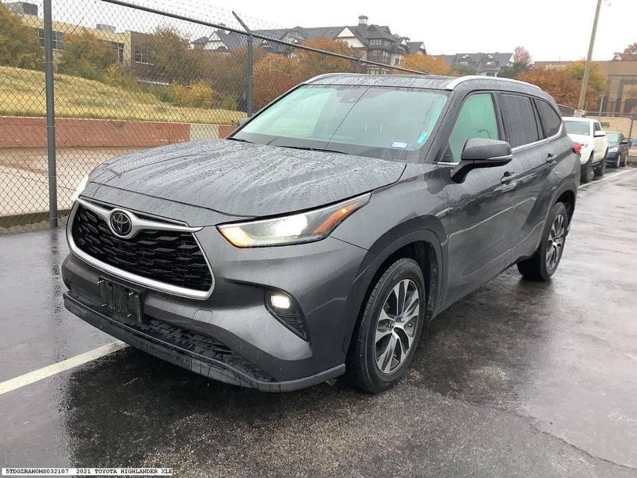 used 2021 Toyota Highlander car, priced at $31,252