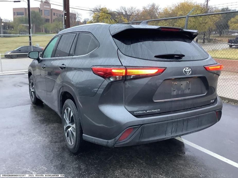 used 2021 Toyota Highlander car, priced at $31,252