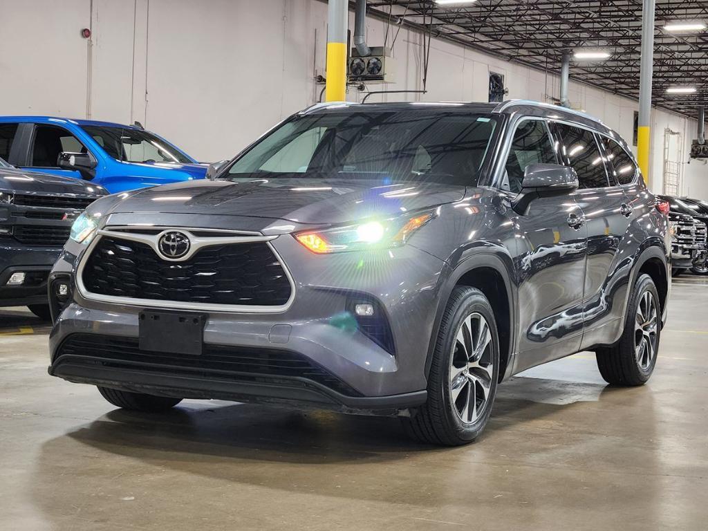 used 2021 Toyota Highlander car, priced at $31,252