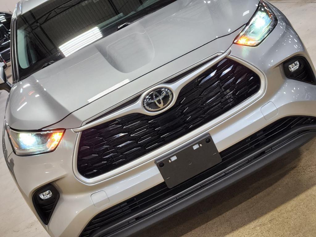 used 2021 Toyota Highlander car, priced at $35,868