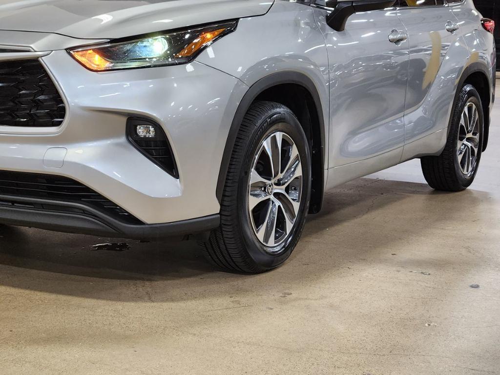 used 2021 Toyota Highlander car, priced at $35,868