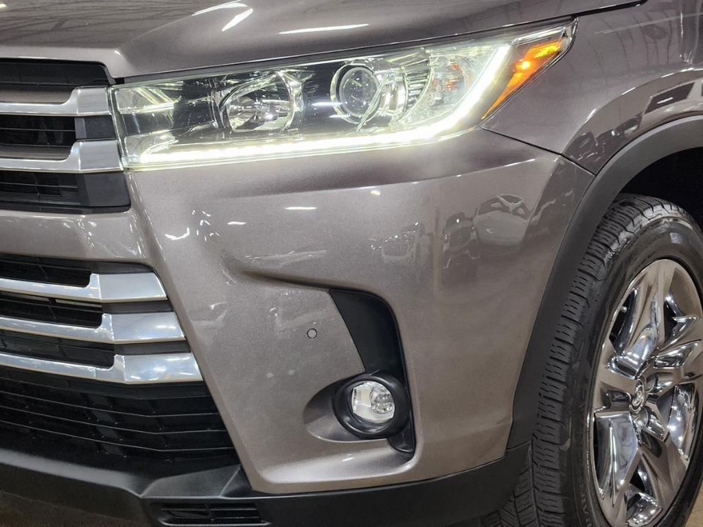used 2019 Toyota Highlander car, priced at $26,692