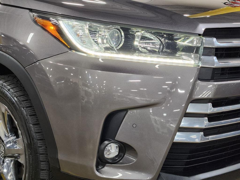 used 2019 Toyota Highlander car, priced at $26,692