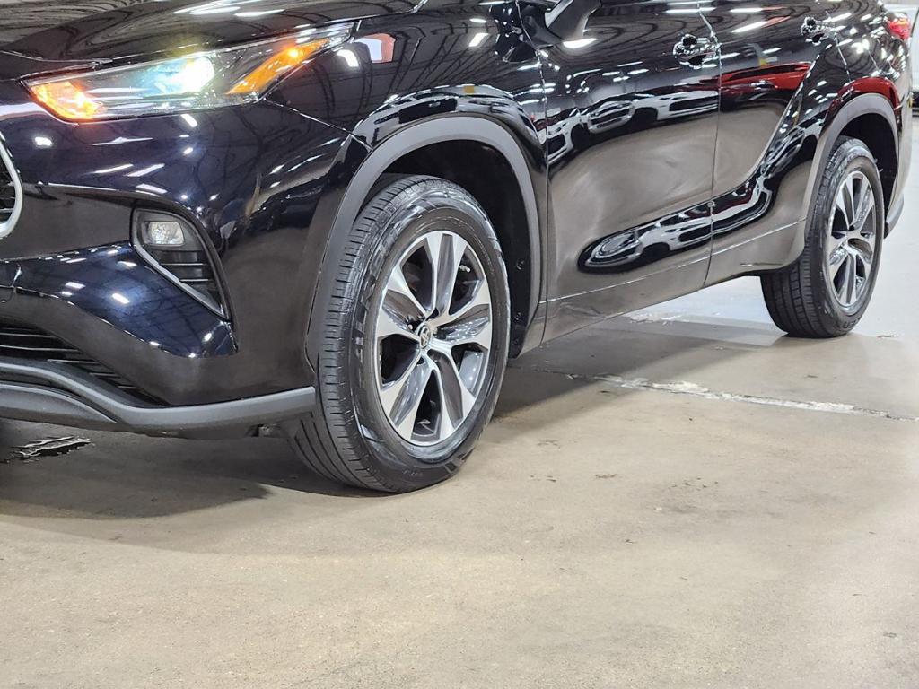 used 2022 Toyota Highlander car, priced at $35,745
