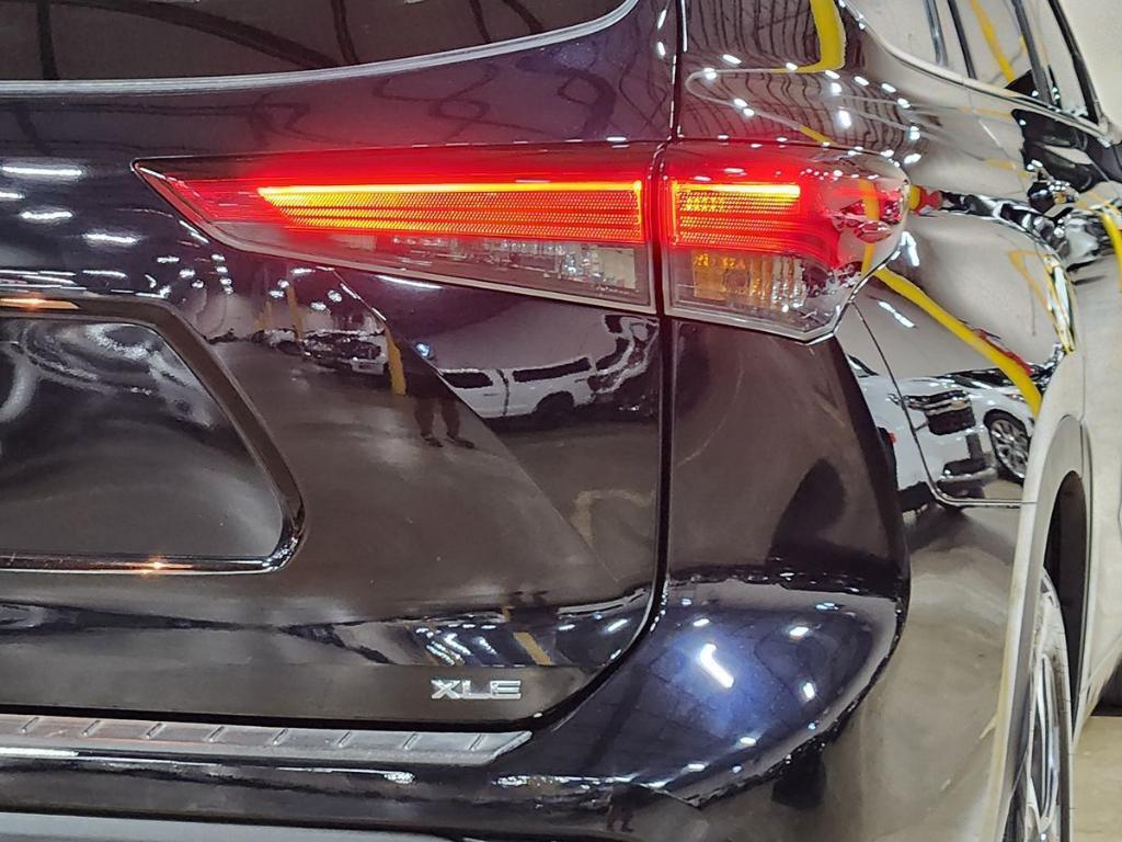 used 2022 Toyota Highlander car, priced at $35,745