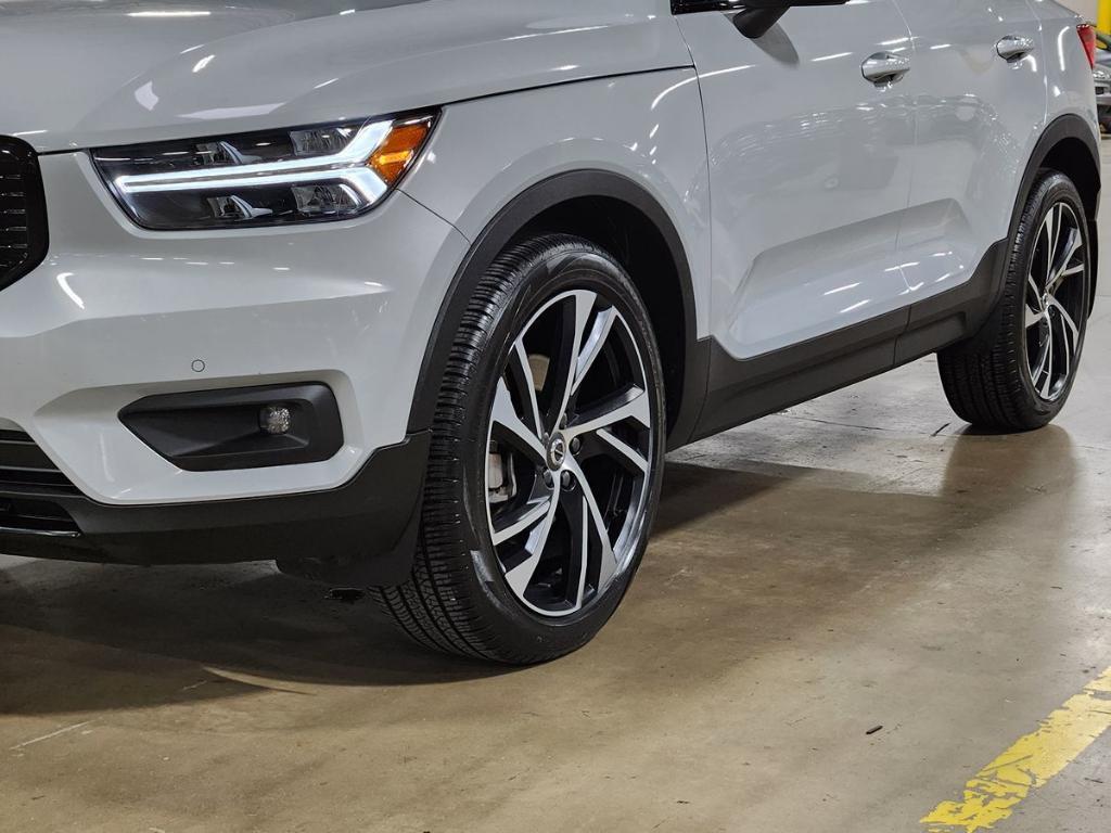 used 2020 Volvo XC40 car, priced at $24,836