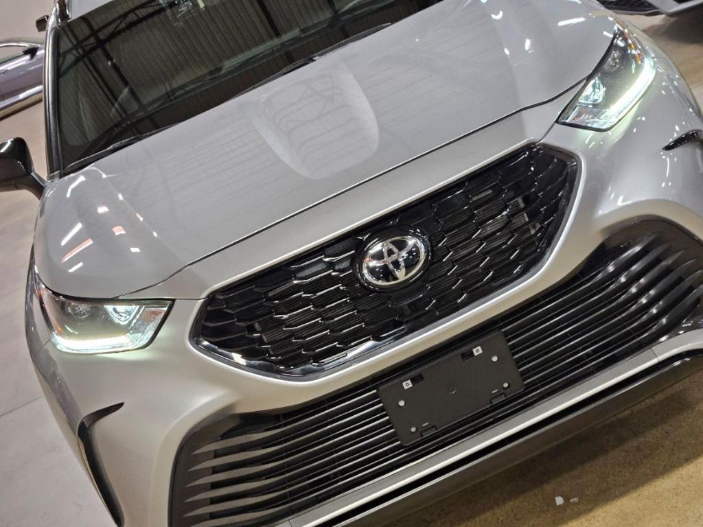 used 2023 Toyota Highlander car, priced at $45,600