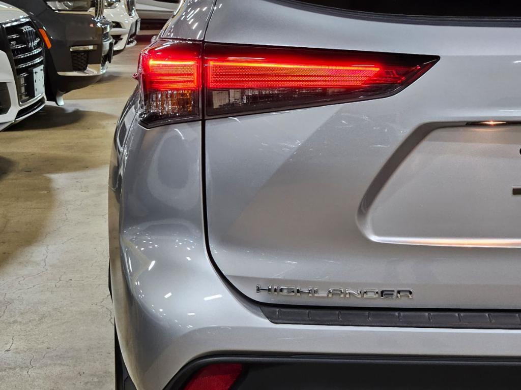 used 2023 Toyota Highlander car, priced at $45,600