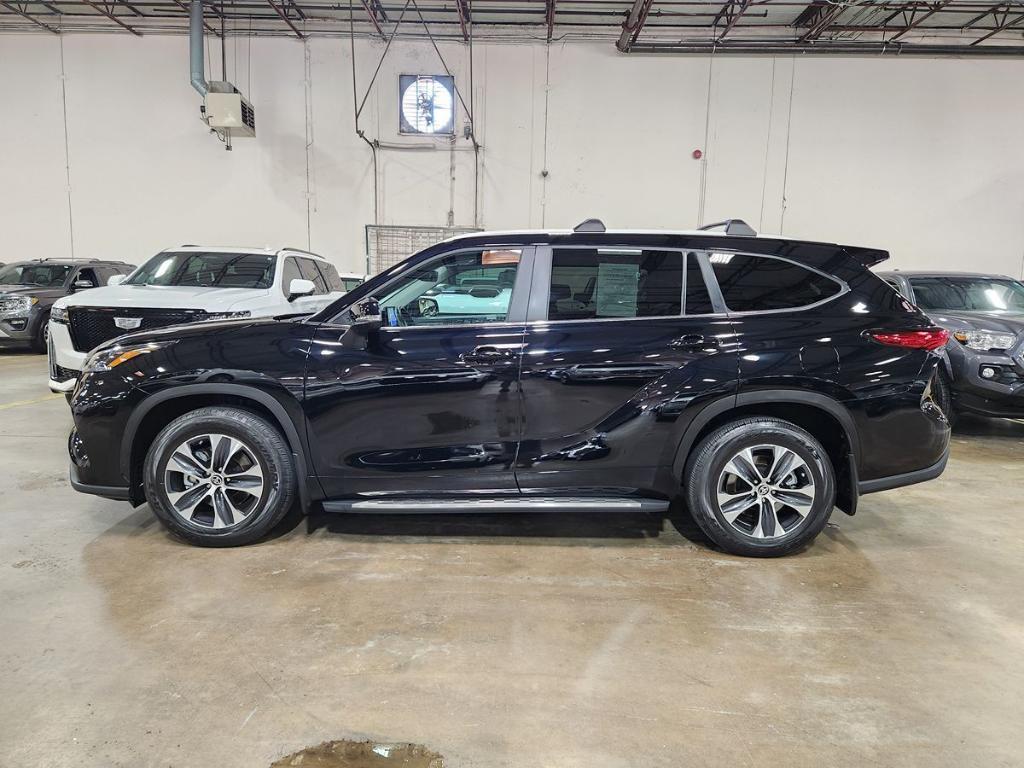 used 2023 Toyota Highlander Hybrid car, priced at $45,098