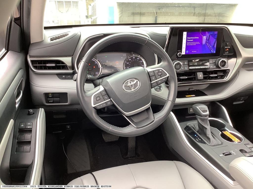 used 2023 Toyota Highlander Hybrid car, priced at $45,098