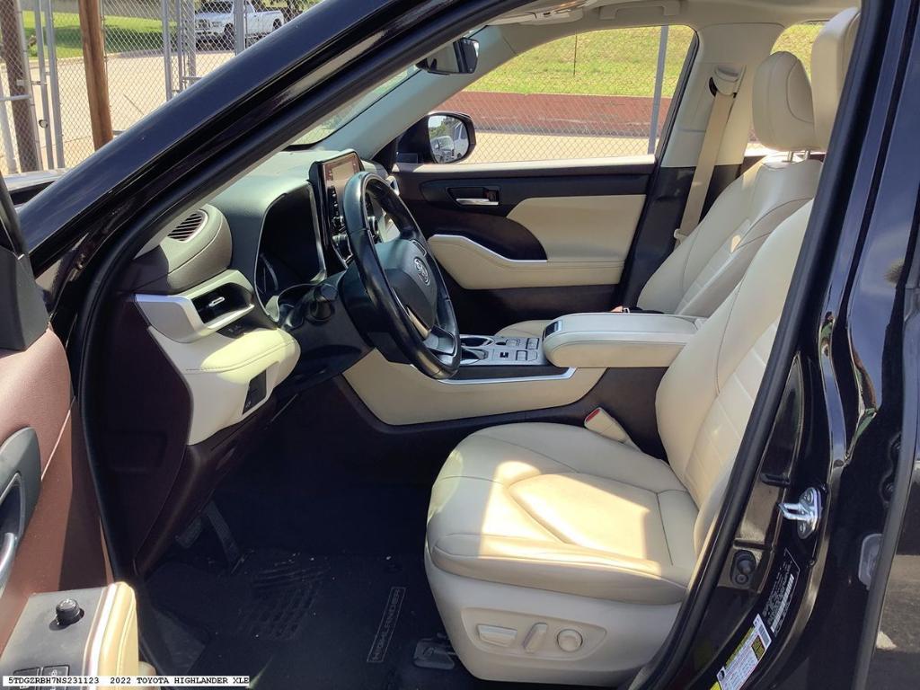 used 2022 Toyota Highlander car, priced at $40,052