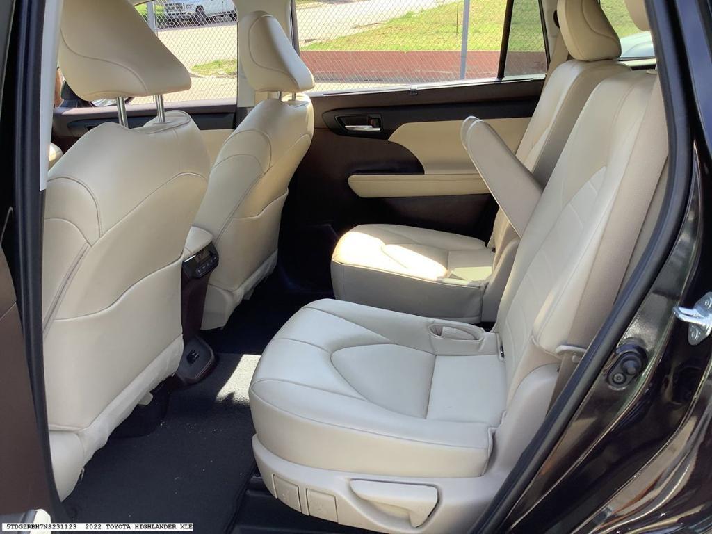 used 2022 Toyota Highlander car, priced at $40,052