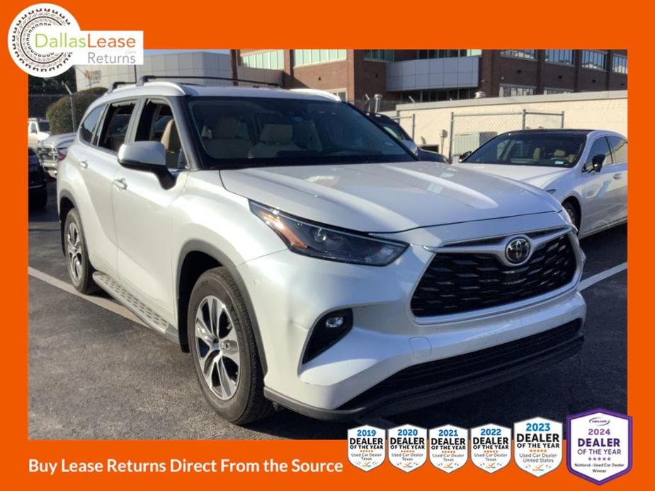 used 2023 Toyota Highlander car, priced at $40,400