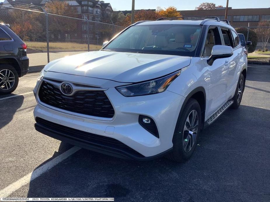 used 2023 Toyota Highlander car, priced at $40,400