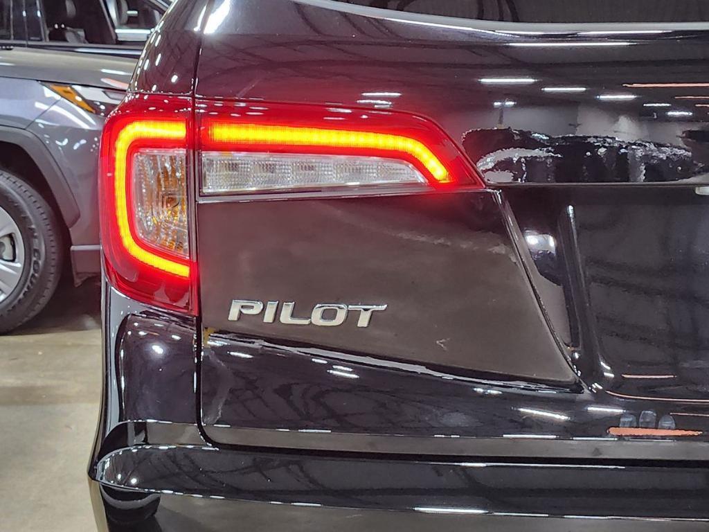 used 2022 Honda Pilot car, priced at $35,935