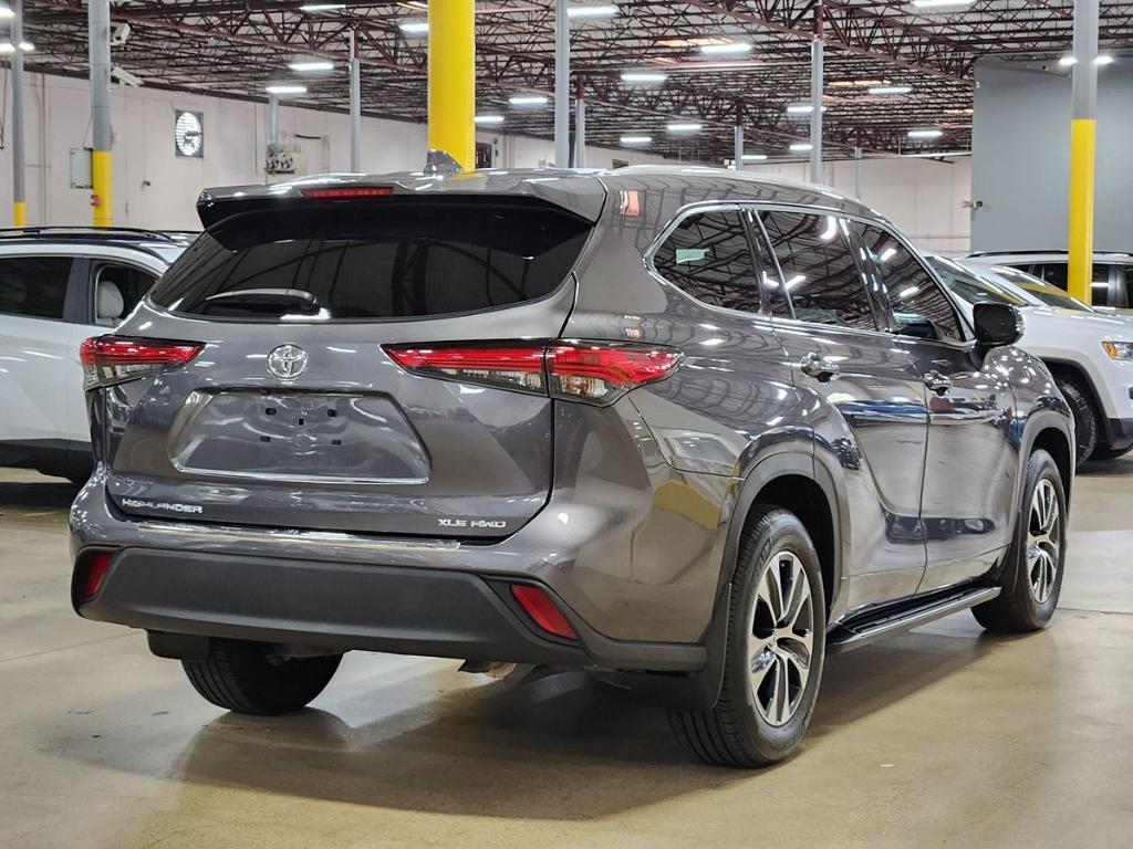 used 2022 Toyota Highlander car, priced at $38,512