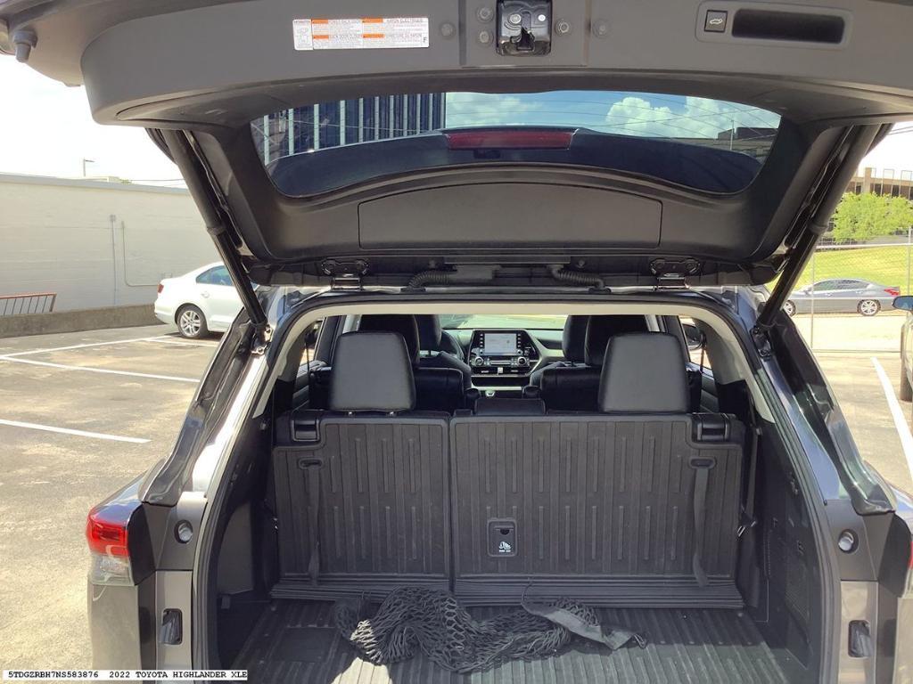 used 2022 Toyota Highlander car, priced at $38,512