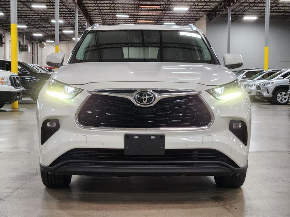 used 2020 Toyota Highlander car, priced at $36,313