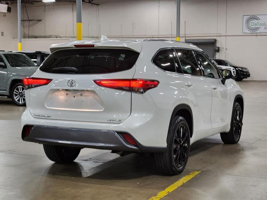 used 2020 Toyota Highlander car, priced at $36,313