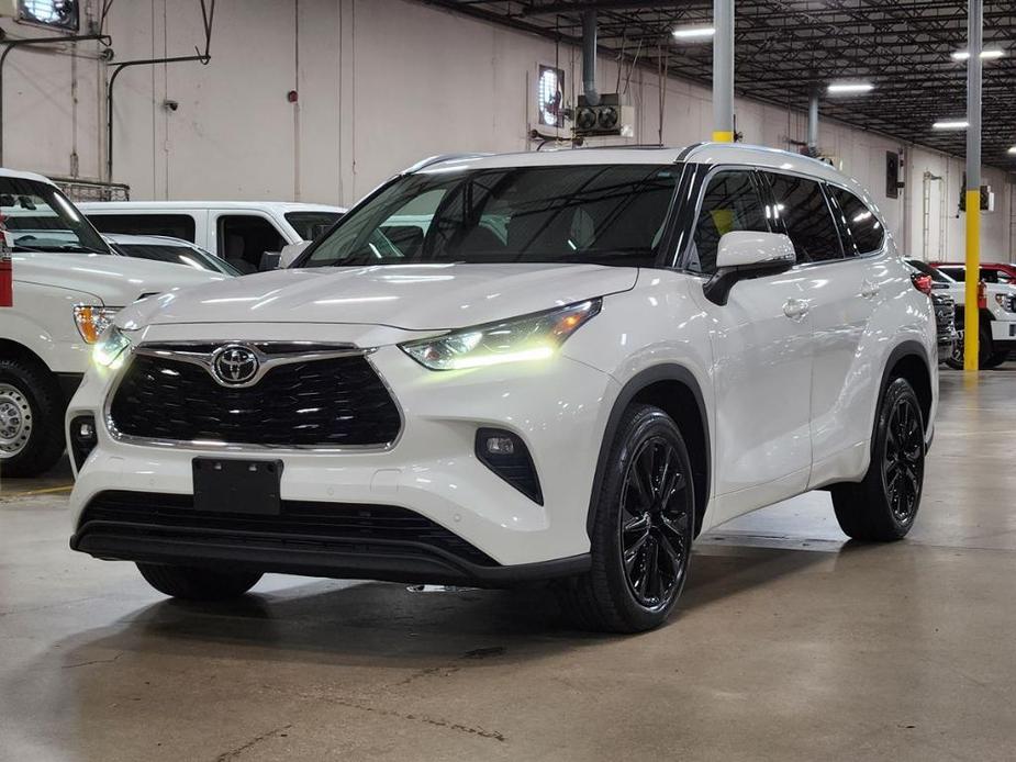 used 2020 Toyota Highlander car, priced at $36,313