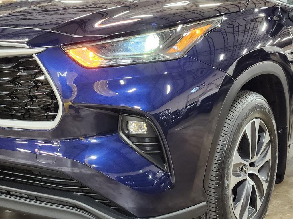used 2023 Toyota Highlander car, priced at $40,052